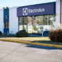 Más solicitudes que cupos: retiros voluntarios de Electrolux reflejan la crisis industrial