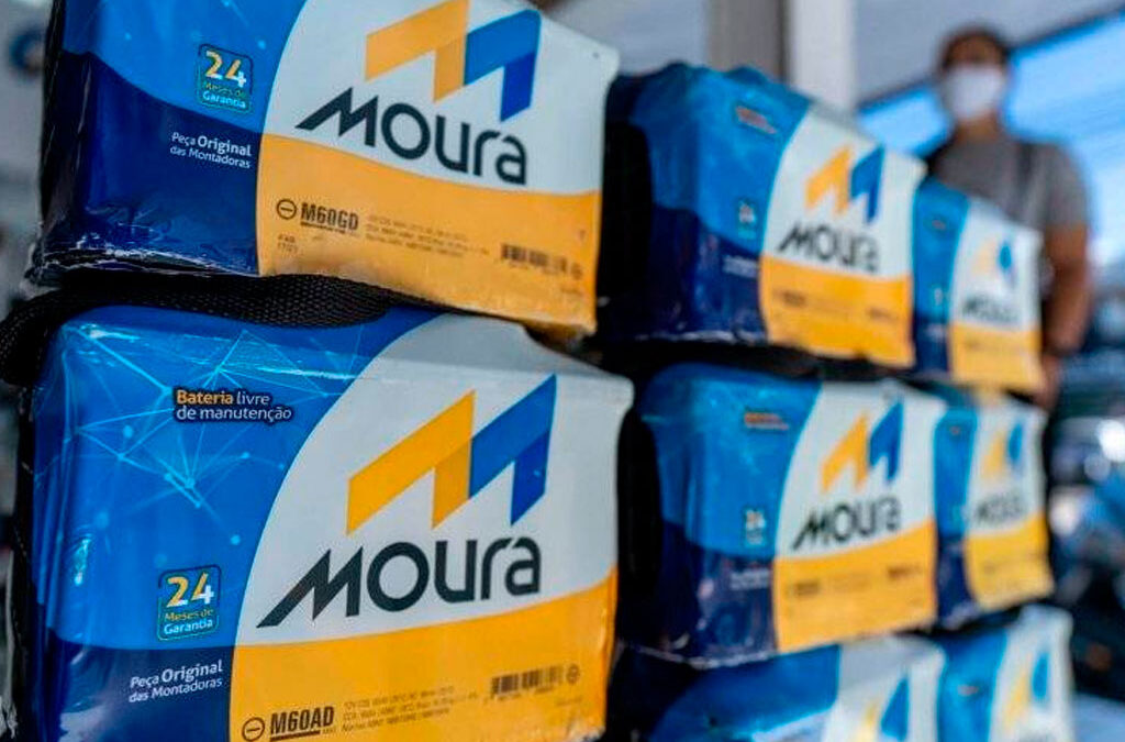 Industria golpeada: Baterías Moura recorta personal, cambia modelo productivo y pasa a importar desde Brasil