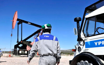 YPF deja “tierra arrasada”: despidos masivos y abandono en provincias petroleras