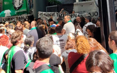 Aumenta la tensión por despidos masivos en Trabajo: «Ausencia estatal en áreas clave»
