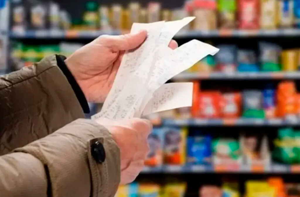 Costo de vida en alza: familia tipo necesitó más de $2,2 millones en febrero