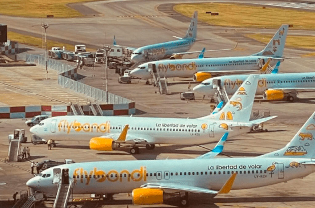 Flybondi lanzó retiros voluntarios y se suma a una tendencia de ajustes en la era Milei