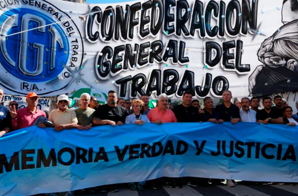 La CGT marchó por los 50 años del golpe y se movilizó a Plaza de Mayo