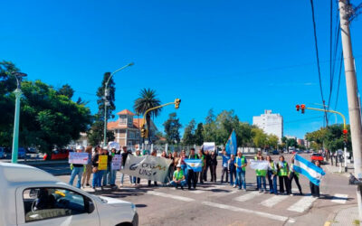 ADUNS realiza un semaforazo y clases públicas en la Universidad Nacional del Sur