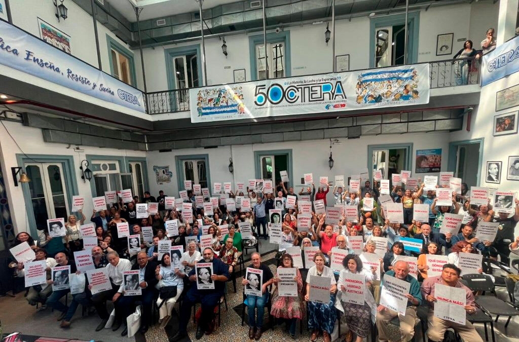 CTERA homenajeó a los 880 docentes desaparecidos a 50 años del golpe