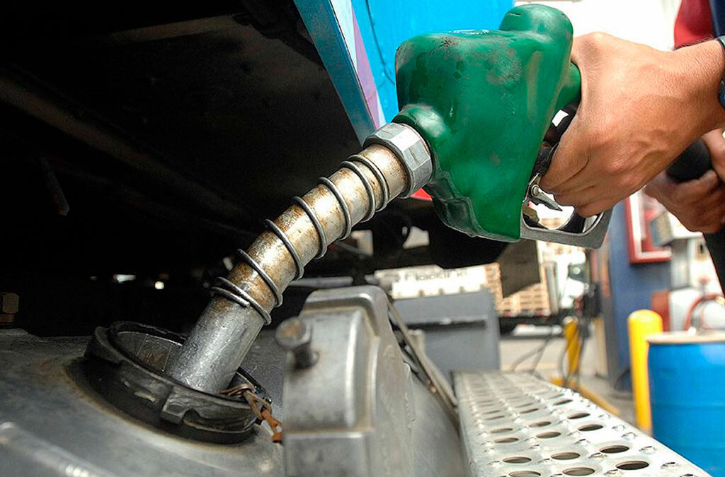 El aumento del combustible pone en jaque al transporte y crece el riesgo de desabastecimiento