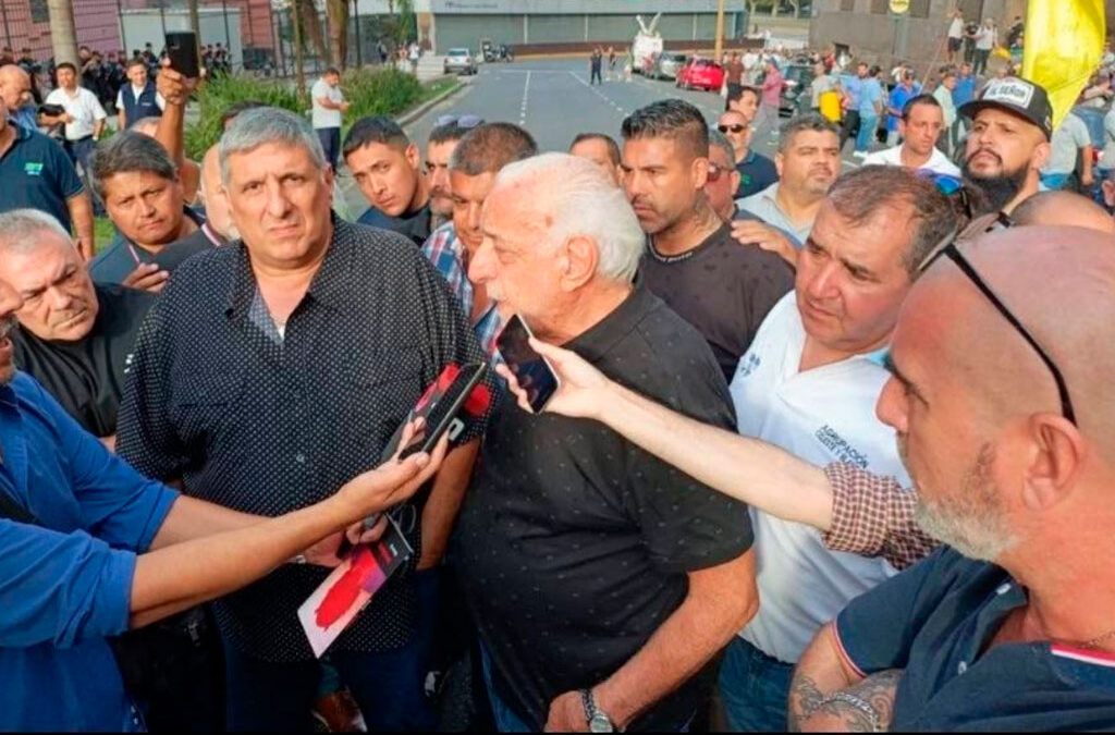 UTA: expectativa por una salida al conflicto del Halcón con 500 puestos en juego