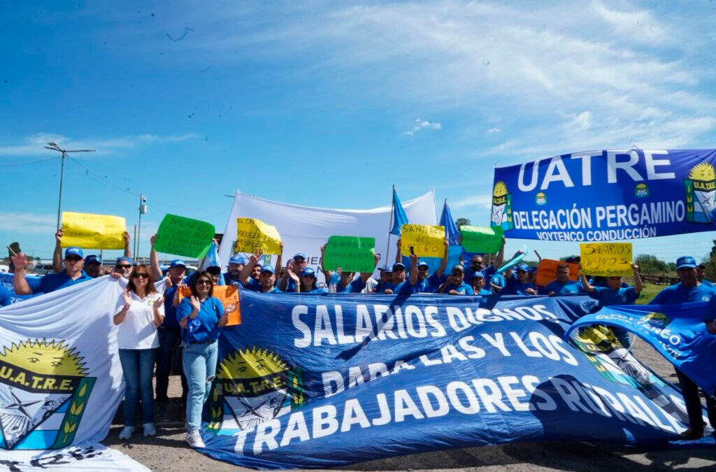 Voytenco cerró aumentos para los peones rurales por debajo de la inflación, la oposición lo acusó de pactar «una paritaria de hambre» y tuvo que reconocer «un atraso estructural»