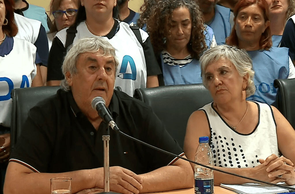 Otro revés judicial para el Gobierno: suspenden la reforma laboral en el sector docente