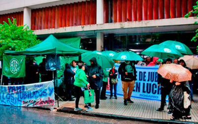 Carpa negra por la corrupción en PAMI: «Milei nos declaró la guerra a los estatales»
