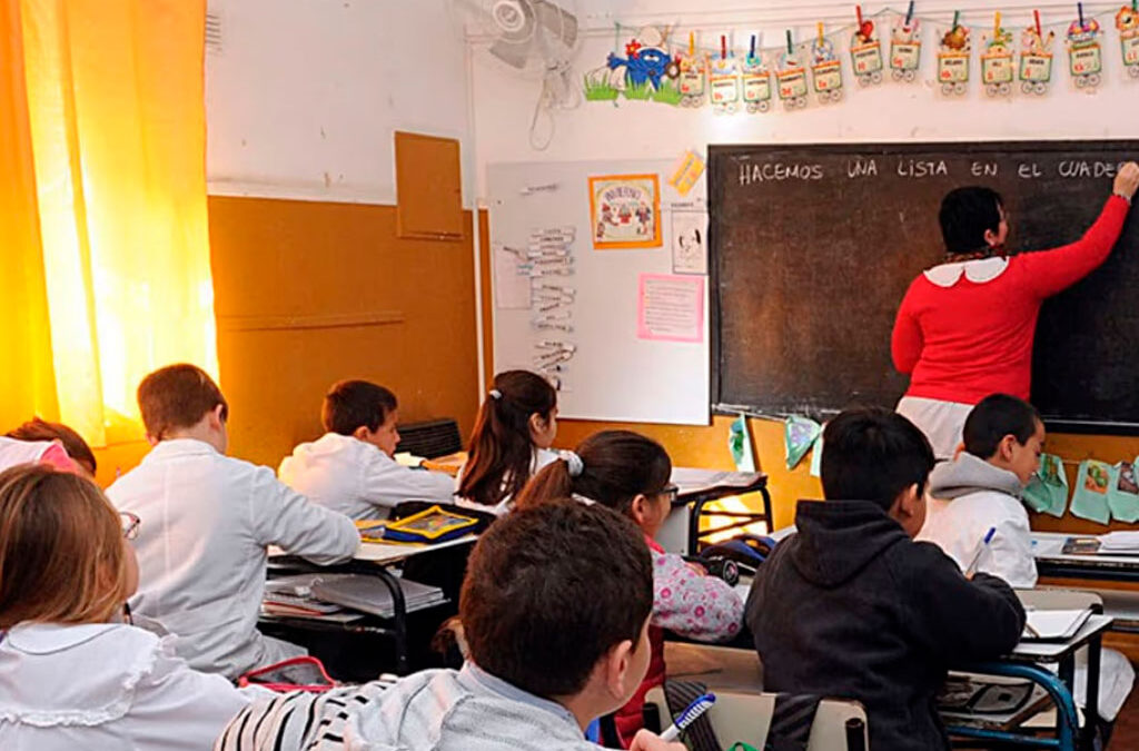 Córdoba: docentes privados también afectados por la crisis