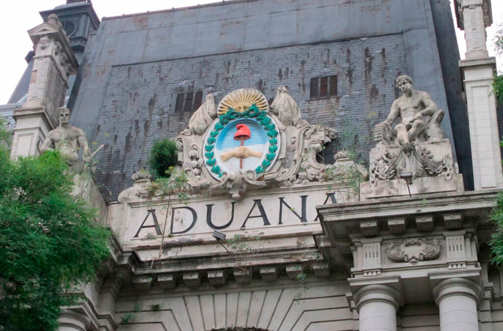 Preocupación de trabajadores y entidades del comercio exterior por cambios inconsultos en el Código Aduanero: «Se está trabajando con un preocupante hermetismo»