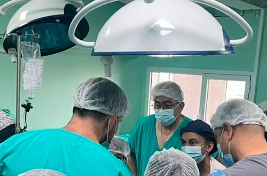 Reclamos en el sistema de salud de Chubut: persisten medidas de cirujanos y médicos por salarios y pagos fuera de término