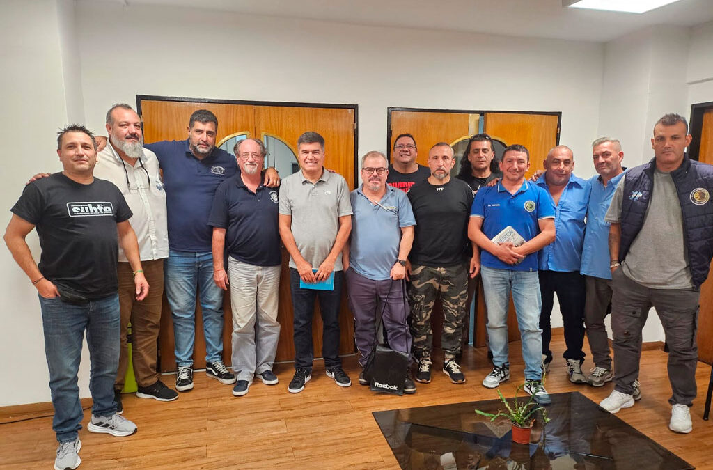 Delegados de la UTA de Roberto Fernández y Metrodelegados se sumaron al Frente de Sindicatos Unidos que empieza a consolidarse como polo de atracción opositor
