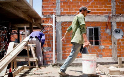 Jóvenes y mujeres son las principales víctimas de la informalidad y 4 de cada diez trabajadores está «en negro»