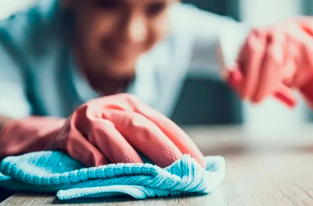 La informalidad laboral subió al 43% en el cuarto trimestre de 2025, con mayor incidencia en mujeres y jóvenes