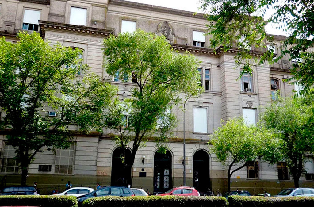 Docentes de la UNR convocan este jueves a un abrazo y ruidazo en la facultad de Ingeniería