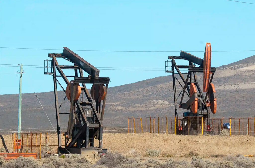 Petroleros advierten que si no avanzan negociaciones habrá medidas de fuerza