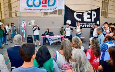 Docentes de la UNR anuncian un paro de toda la semana y movilizarán con antorchas