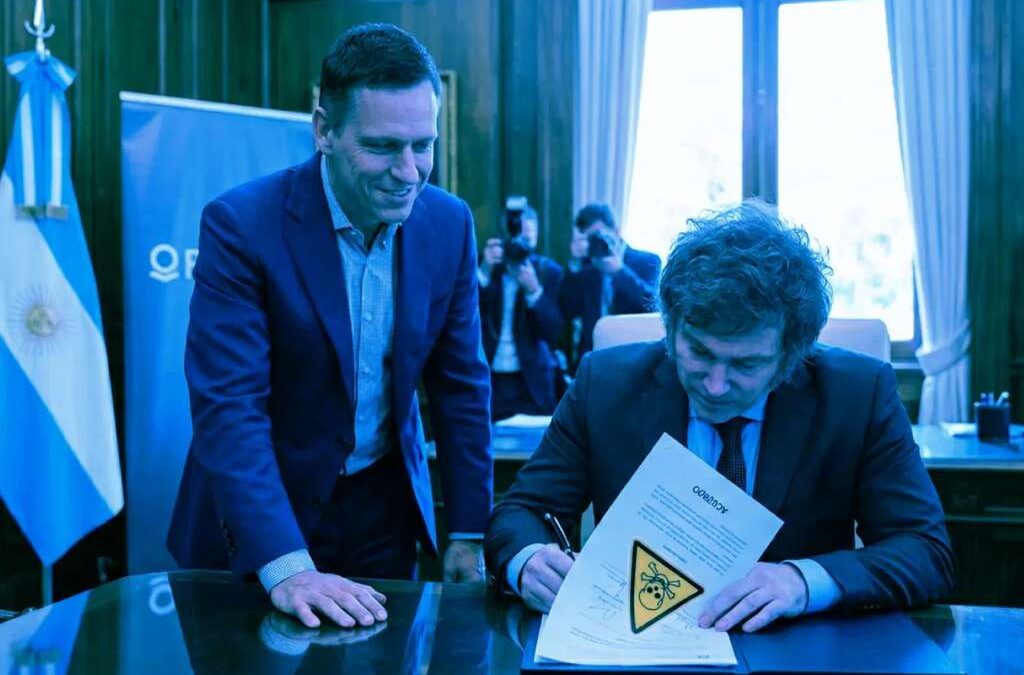 “Un país que no controla sus datos, no controla sus elecciones”: Informáticos alertan sobre la amenaza a la democracia y la soberanía digital que llega con Palantir, Peter Thiel y Alex Karp