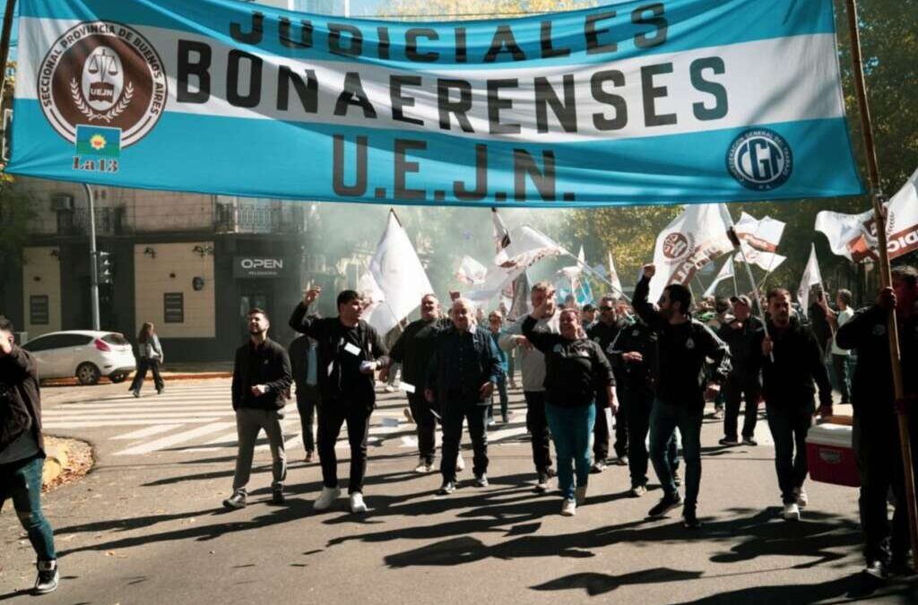 Alerta en la Justicia bonaerense: la UEJN denuncia el peor deterioro salarial en 30 años y exige soluciones a la Corte