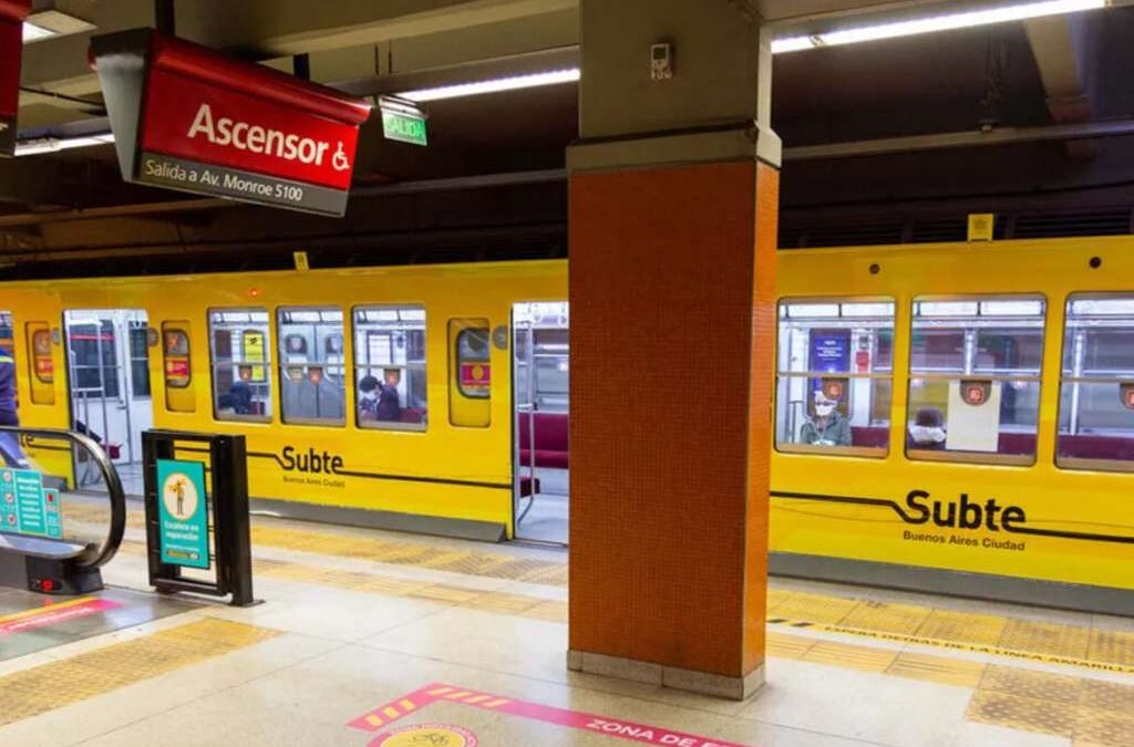 Liberan molinetes en una estación de subte tras el despido de una trabajadora que denunció acoso sexual