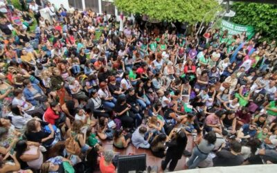 Con Milei, los empleados del Estado trabajaron diez meses gratis por la caída del salario