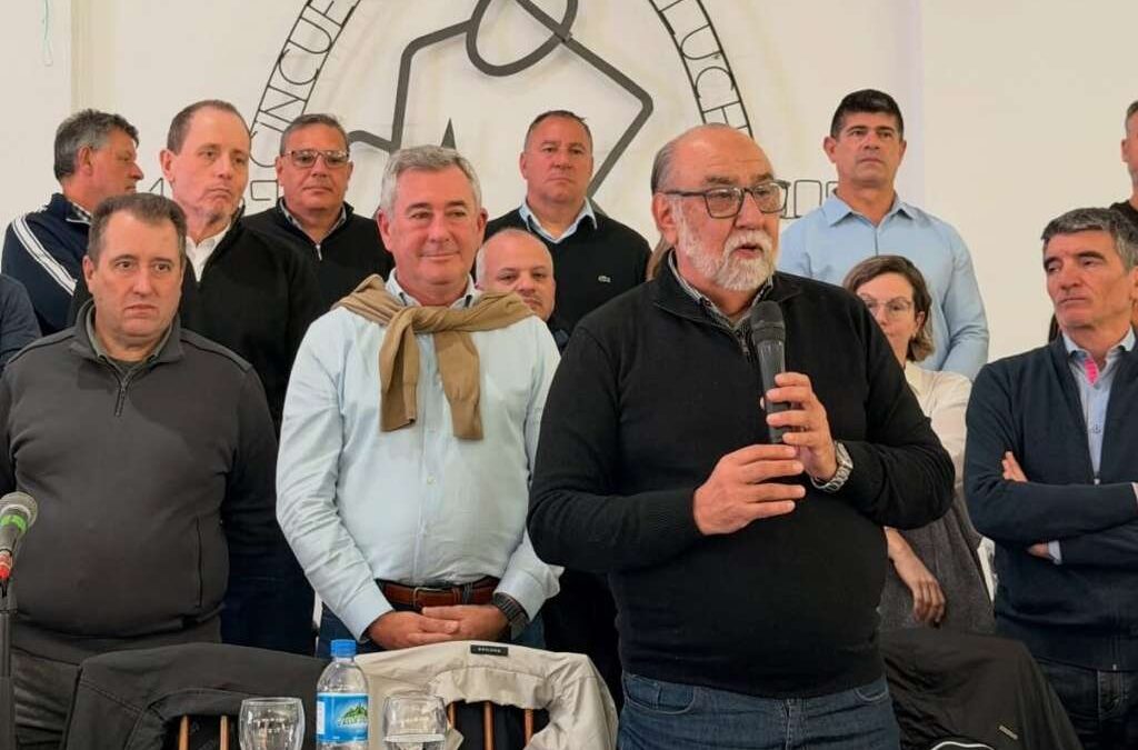 En el peor momento de la paritaria bonaerense, Julio Castro renueva su cuarto mandato al frente de la FEGEPPBA