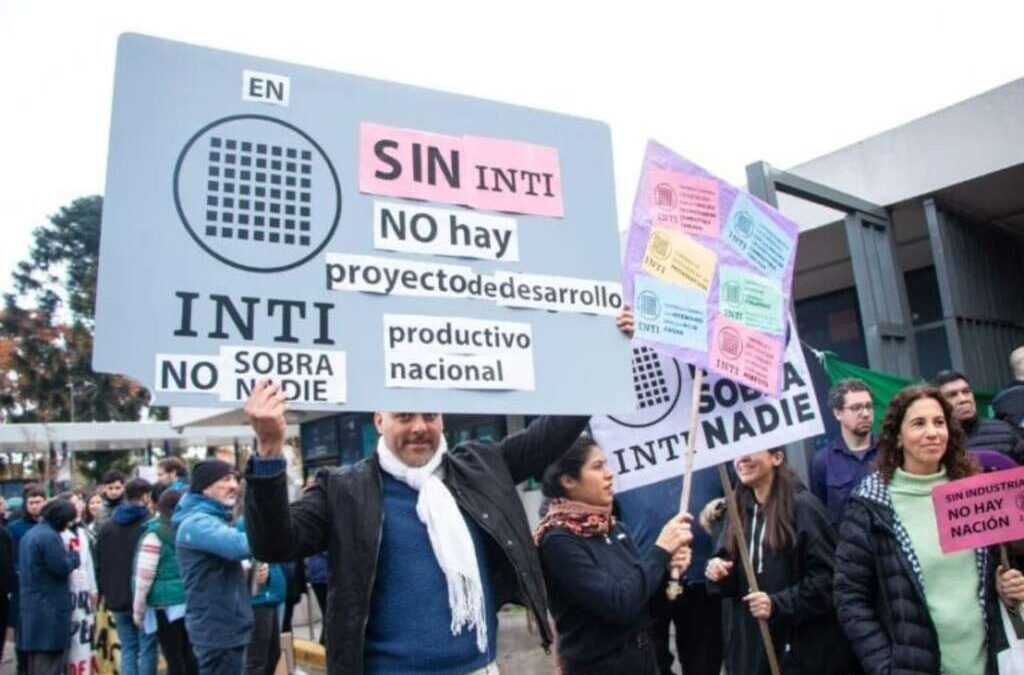El Gobierno quiere pasar a la ofensiva y denunciará a la junta interna de ATE-INTI por «retención forzada» de autoridades del organismo
