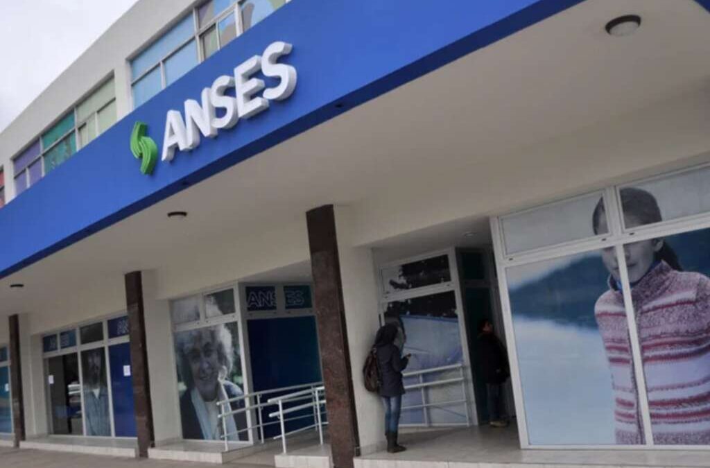 Reforma laboral: les dan un año a las empresas para contratar trabajadores con menos aportes patronales