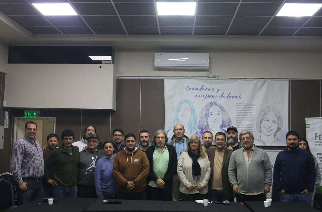 La federación de gremios universitarios recibió a la UTEP para sellar su alianza de cara a la 4° Marcha Federal del 12 de mayo: «Es una causa de todo el pueblo»