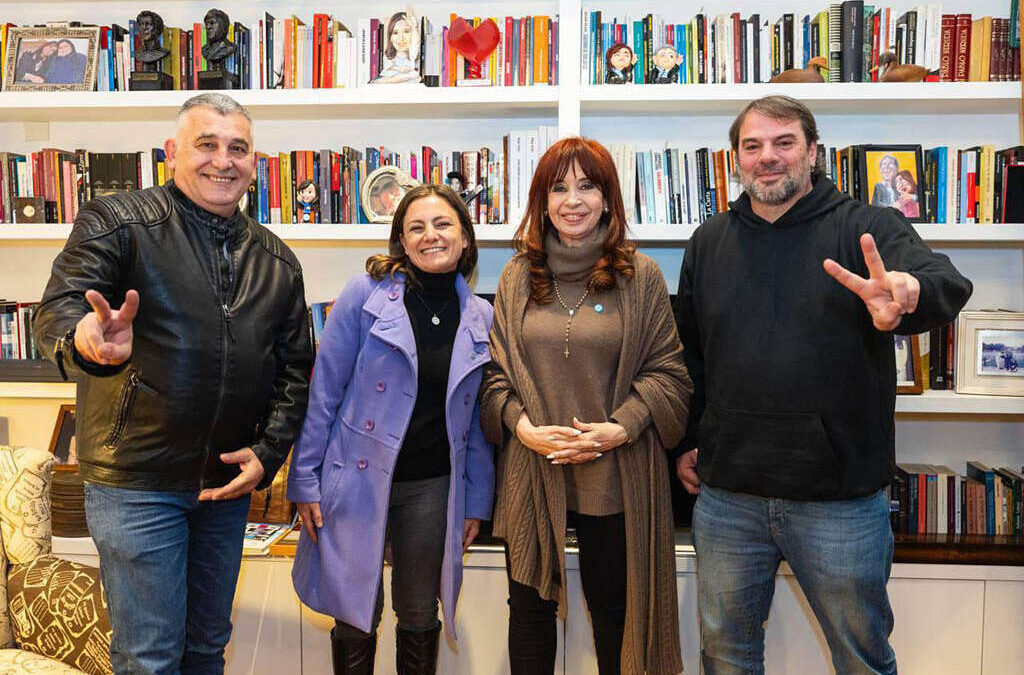 El PJ nacional convoca a una jornada sobre la crisis laboral con sindicalistas de SMATA, ATE, judiciales, viales, docentes universitarios, de la carne y petroleros: «El trabajo cruje en la Argentina»