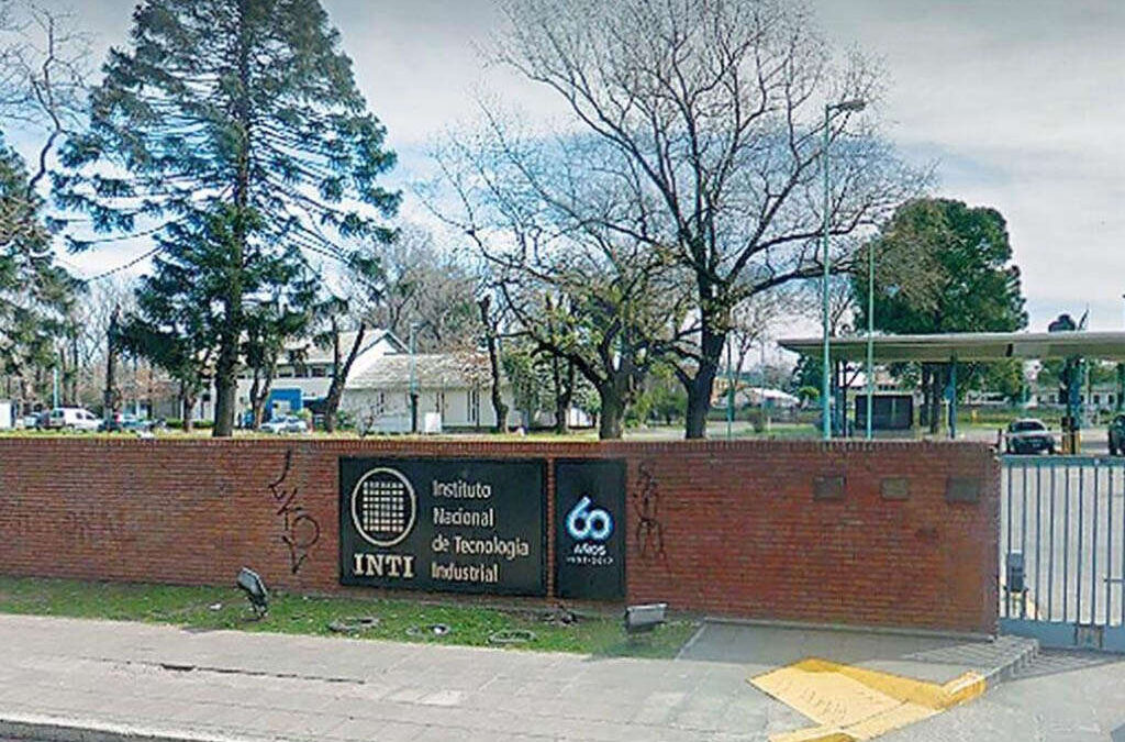 Paro en el INTI, frente a un plan para despedir a la mitad del personal