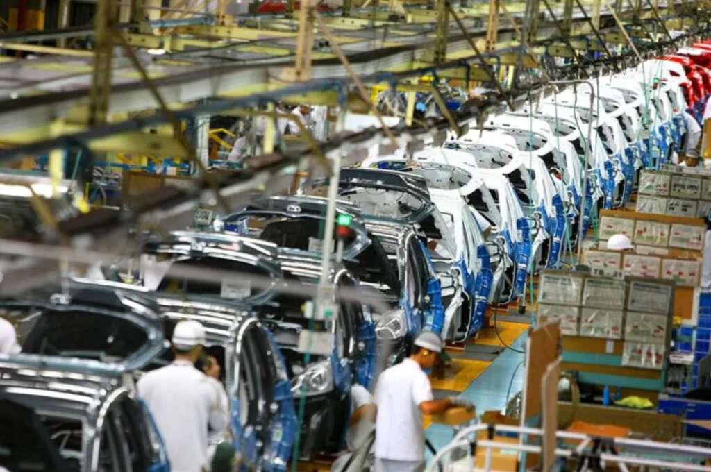 20260508-03 Preocupación para el SMATA: la producción de autos no pudo sostener el repunte en abril y se desplomó 18,6% en el primer