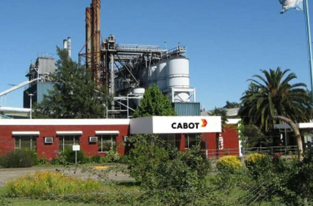 El cierre de Cabot y Yaguar en Campana profundiza la preocupación por el impacto de la crisis sobre la industria y el empleo