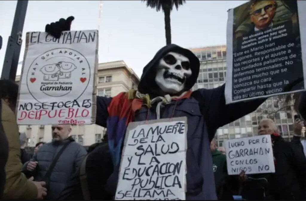 La subejecución presupuestaria profundiza el ajuste en salud: la ida de los recursos no fueron usados