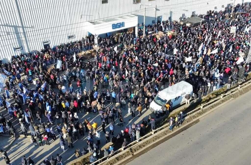 Efecto dominó en Tierra del Fuego: los comedores de fábrica perdieron el 70% de sus empleados por la crisis industrial