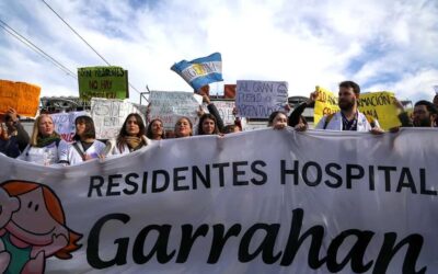 Los médicos denunciaron penalmente a la abogada de la intervención libertaria del Hospital Garrahan y se acordaron del «impresentable» de Adorni
