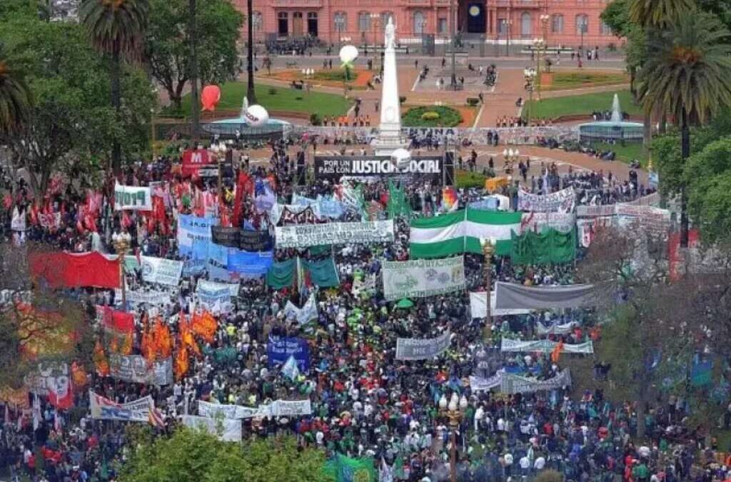 La CGT se suma a la marcha universitaria y apunta al Gobierno por el ajuste en educación y ciencia
