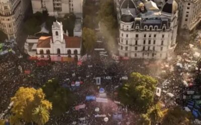 Otra multitudinaria marcha para ratificar el reclamo universitario: «Milei cumplí la ley»