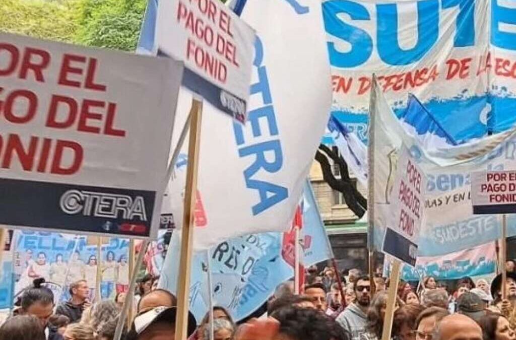 SUTEBA: el oficialismo retuvo la conducción y la Multicolor recuperó La Matanza