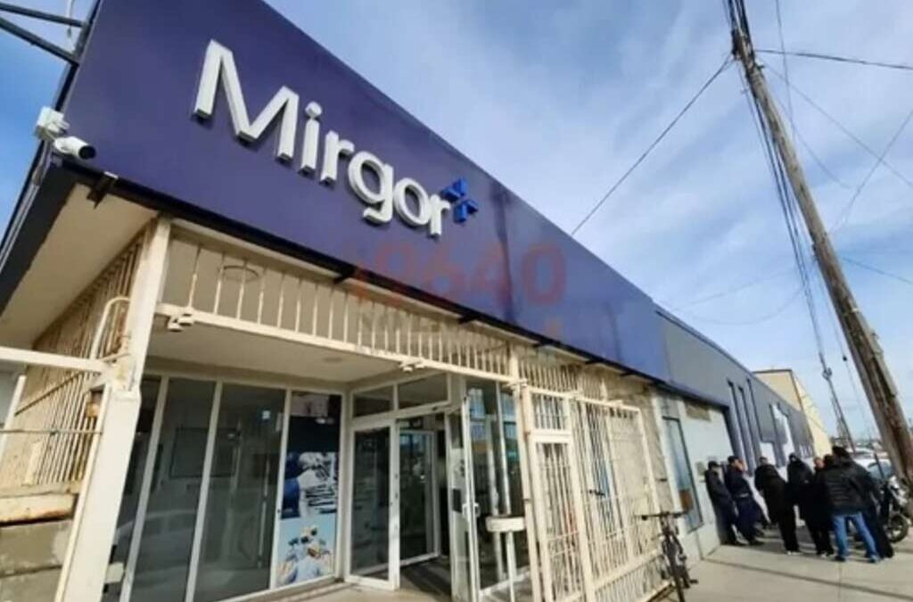 Mirgor suspende a 80 operarios y hay conflicto por cambios en el comedor