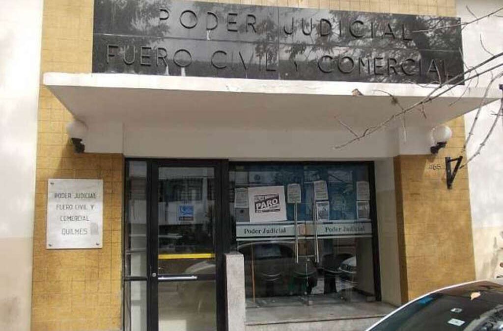 Un abogado deberá indemnizar a un ex cliente tras dejar caer un juicio laboral por negligencia