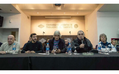 Apurados por la presión de los trabajadores, los gremios de transporte preparan medidas de fuerza