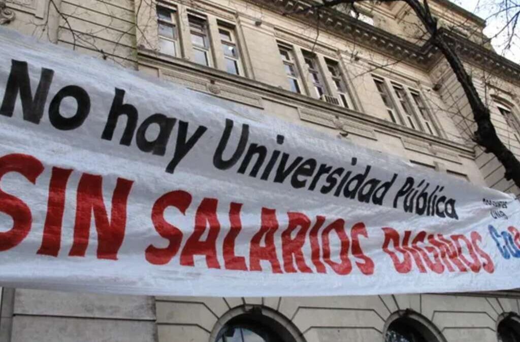La FEDUN difundió de cuánto debería ser el aumento a los docentes universitarios si Milei cumpliera la ley