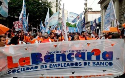 Movilización de Bancarios por el despido “sin causa” de un trabajador del Nación Servicios