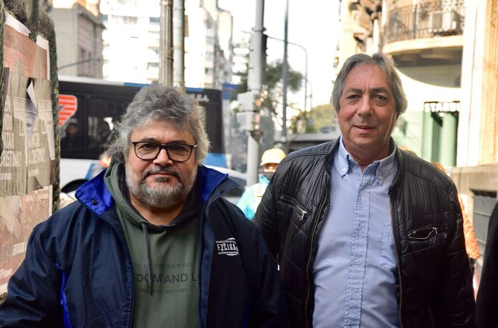 Aceiteros inician una huelga nacional tras el «vergonzoso» ofrecimiento de 0% de aumento por parte de las patronales, luego de que recibieran ganancias extraordinarias por la baja de retenciones