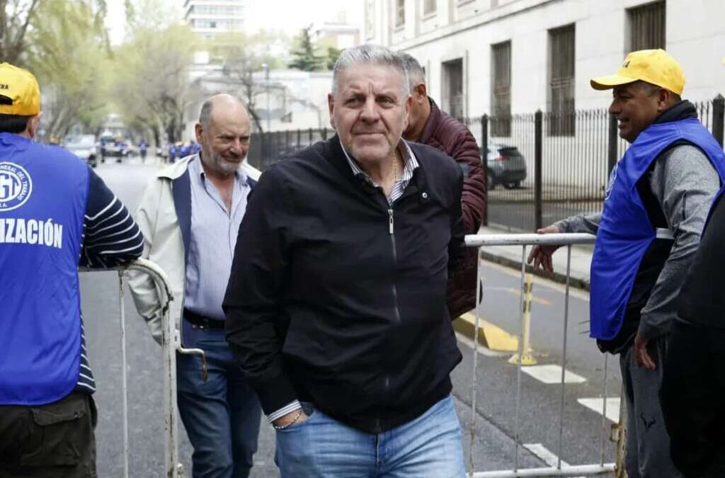 La Justicia le ordena a Pettovello el reconocimiento de la conducción de Mario Lavia al frente la Federación de Petroleros y le cierra el juego a los alfiles de Gabriel Barroso