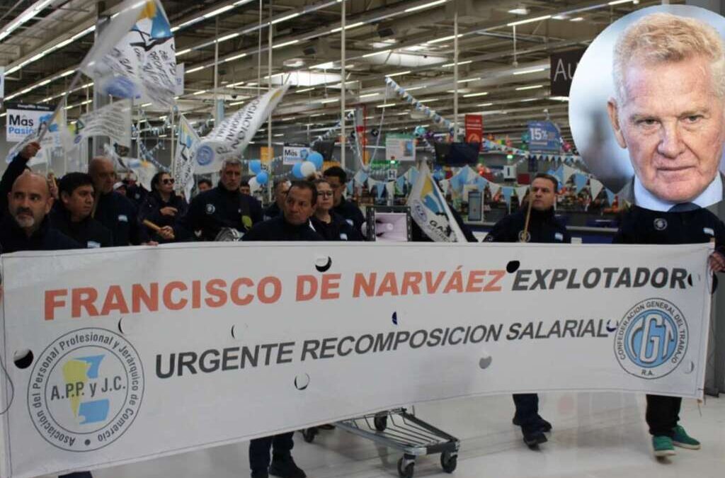 De Narváez aplica su propia “reforma laboral” en ChangoMás: falsos aumentos al personal jerárquico con tarjetas para usar solo en sus supermercados