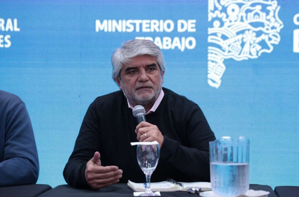 Se conformó el Consejo Bonaerense del Trabajo en un acto con intendentes, gremios y empresarios: homenaje a Juan José Mussi